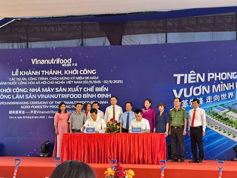 UBND tỉnh Gia Lai phối hợp với Công ty Cổ phần Vinanutrifood Bình Định tổ chức lễ khởi công Nhà máy sản xuất, chế biến nông lâm sản tập trung (Ảnh: Đức Hải)