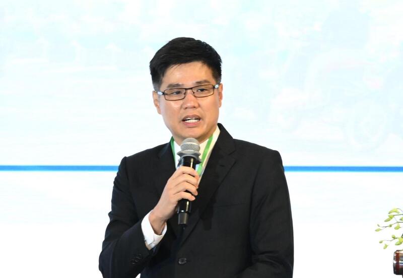 Ông Gabriel Ho đến từ Trung tâm nhiên liệu xanh toàn cầu phát biểu tại hội thảo.