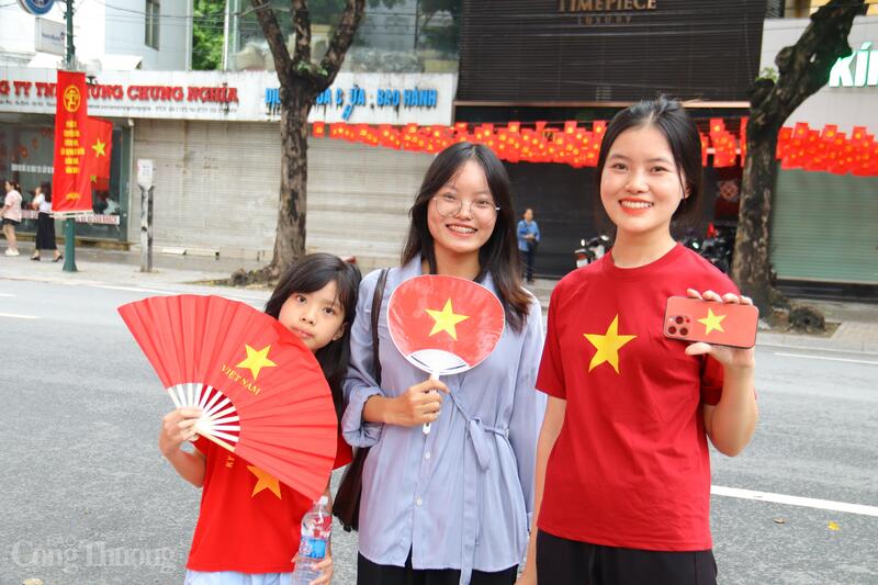 Báo Công Thương trao quà ý nghĩa, lan tỏa niềm tự hào dân tộc - 8