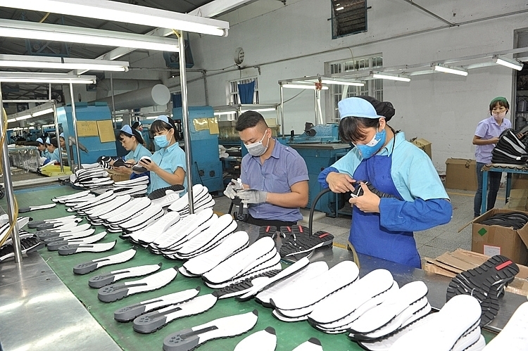 Tỷ lệ nội địa hóa sản phẩm da giày chỉ đạt 40%, hiện mức trung bình tăng lên 55%. Ảnh: CD