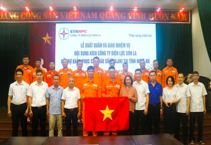 Công ty điện lực Sơn La xuất quân hỗ trợ các điện lực địa phương khắc phục hậu quả bão số 5