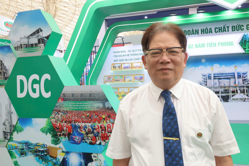 Ông Đào Hữu Huyền – Chủ tịch HĐQT Tập đoàn Hóa chất Đức Giang rất vinh dự khi Tập đoàn nằm trong số hơn 100 doanh nghiệp tham gia triển lãm