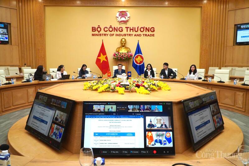 Hội nghị đặc biệt của Hội đồng Cộng đồng Kinh tế ASEAN về Hiệp định khung về Kinh tế số (DEFA). Ảnh: Minh Trang