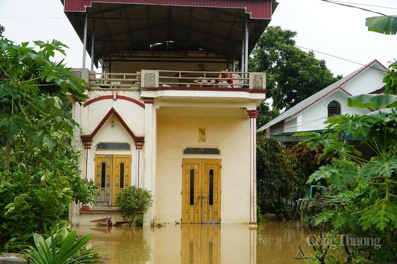 Người dân nơi đây đang mong nước rút thật nhanh để ổn định cuộc sống