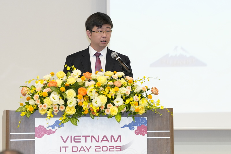 Thứ trưởng Bộ Khoa học và Công nghệ Bùi Hoàng Phương phát biểu