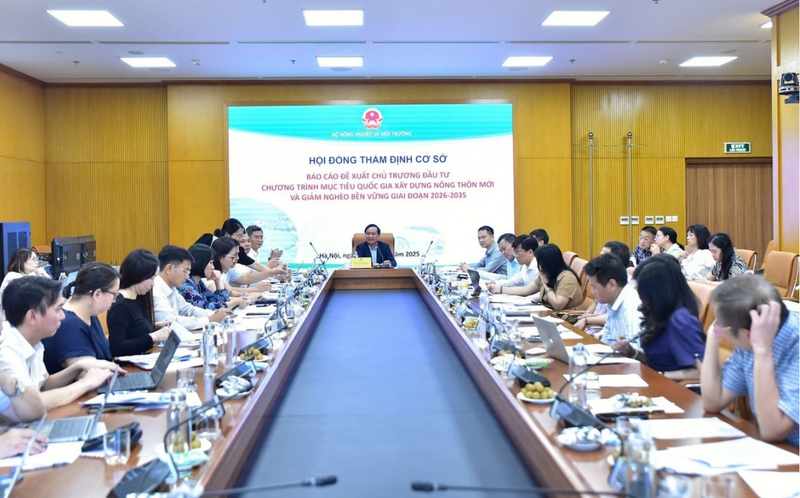 Cuộc họp Hội đồng thẩm định cơ sở có sự tham gia thảo luận của các Bộ: Nội vụ, Giáo dục-Đào tạo, Công thương, Y tế. Ảnh: Kiều Chi.