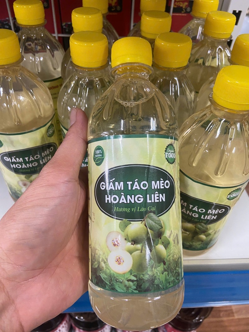 Giấm táo mèo cũng là một trong những sản phẩm đặc trưng của HTX (Ảnh HTX Tiên Phong Mường Vi)