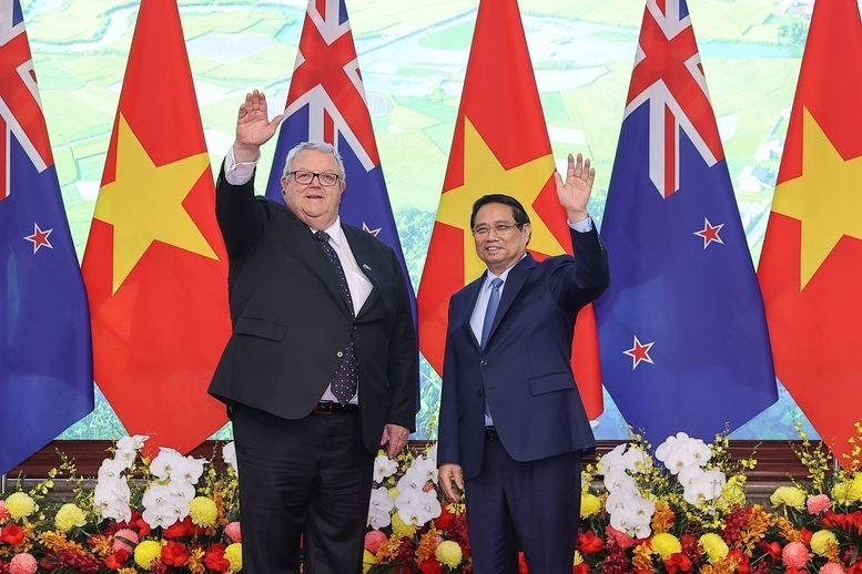 Thủ tướng Phạm Minh Chính nhiệt liệt chào đón Chủ tịch Quốc hội New Zealand Gerry Brownlee - Ảnh: VGP/Nhật Bắc