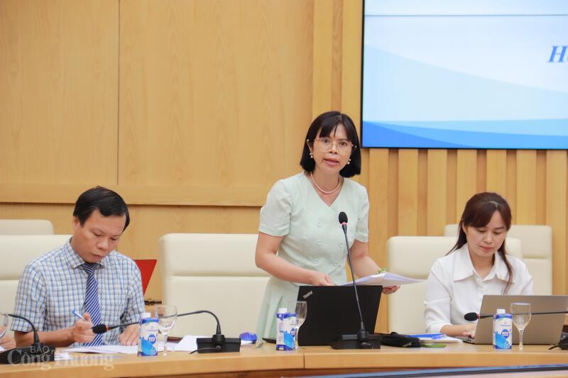 Đại diện các doanh nghiệp sữa tham dự hội thảo