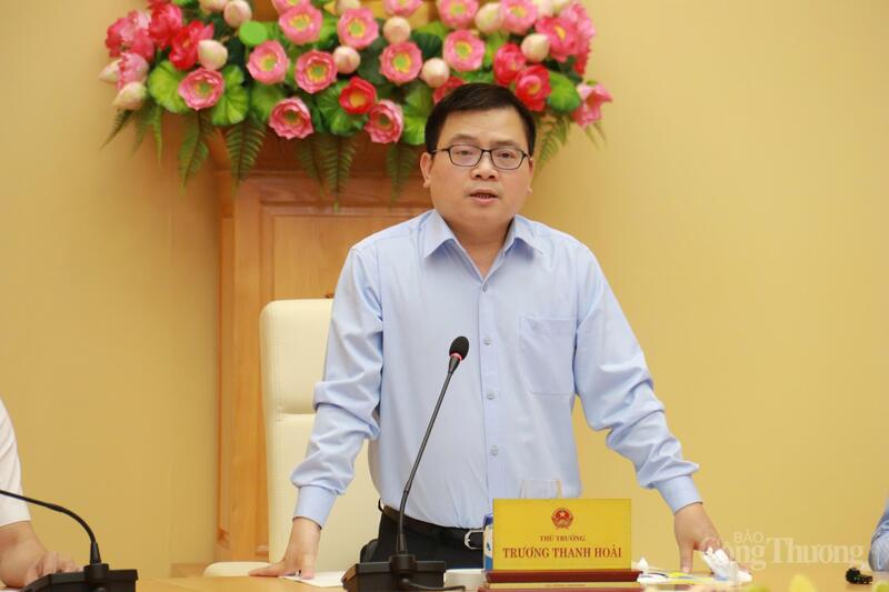 Thứ trưởng Bộ Công Thương Trương Thanh Hoài phát biểu tại hội thảo. Ảnh: Thanh Tuấn