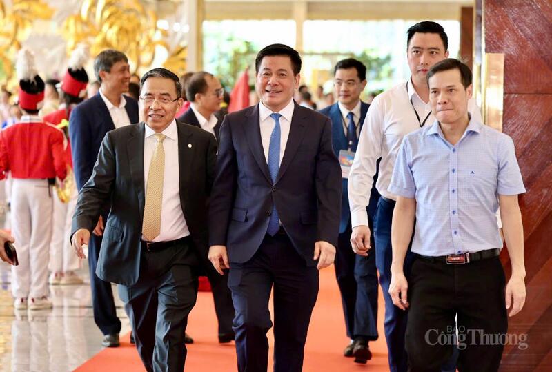 Chùm ảnh: Lãnh đạo Đảng, Nhà nước dự lễ khai mạc Triển lãm thành tựu đất nước - 6