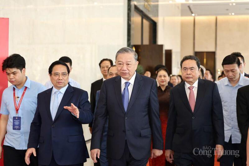 Tổng Bí thư Tô Lâm, Thủ tướng Chính phủ Phạm Minh Chính, Chủ tịch Quốc hội Trần Thanh Mẫn dự lễ khai mạc Triển lãm thành tựu đất nước