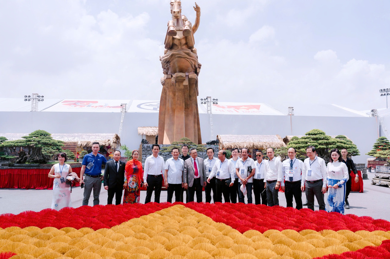 Đại diện lãnh đạo Sở Công Thương Hà Nội cho biết: Không gian được xây dựng với mục tiêu quảng bá thành tựu văn hóa, du lịch, công nghiệp sáng tạo - những lĩnh vực then chốt gắn liền với phát triển kinh tế Thủ đô.