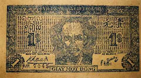 Tiền loại 1 đồng, Bộ Tài chính và ngân khố Trung ương phát hành sau Cách mạng tháng Tám năm 1945. Ảnh: Bảo tàng Lịch sử Quốc gia