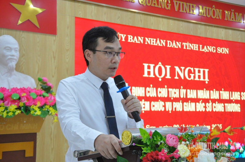 Ông Hoàng Cao Thượng, tân Phó Giám đốc Sở Công Thương tỉnh Lạng Sơn phát biểu nhận nhiệm vụ mới