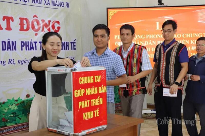 Xã Măng Ri đã phát động phong trào “Chung tay giúp nhân dân phát triển kinh tế”
