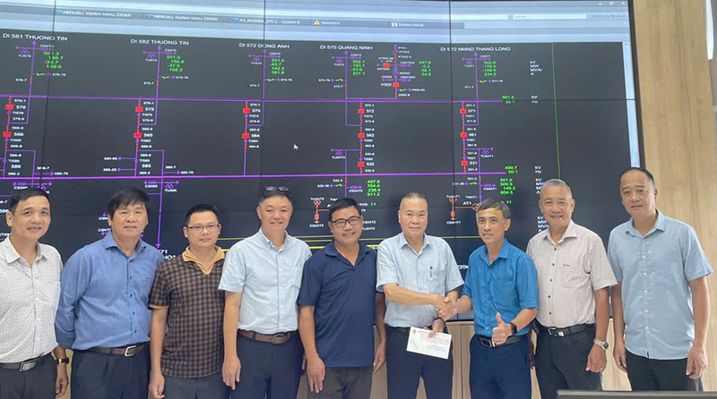 Công đoàn EVNNPT thăm hỏi, động viên người lao động trực vận hành tại Phòng Điều độ, viễn thông và CNTT của PTC1