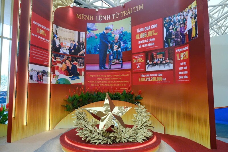 Cây năng lượng có chủ đề “Mệnh lệnh từ trái tim”.