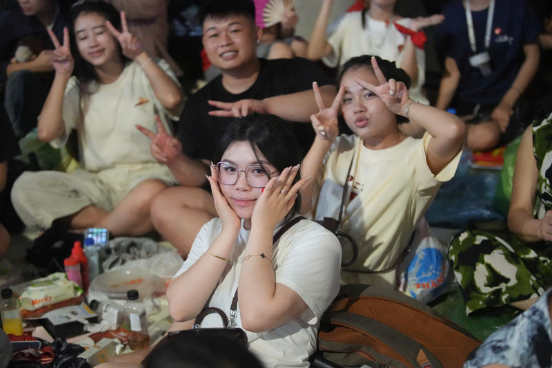 Trần Lan Hương cho biết: "Em cùng các bạn tới khu vực đừng Trần Phú từ 17h tối 29/8"