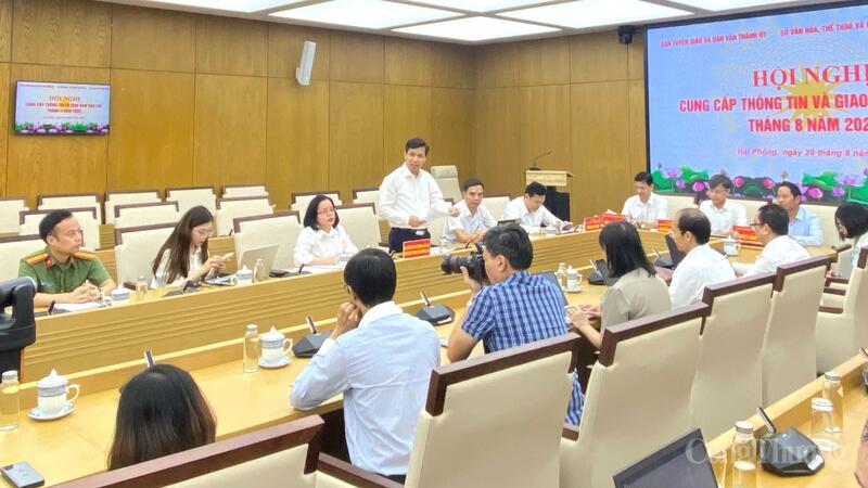 Đại biểu phát biểu, tham luận tại hội nghị