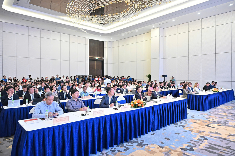 Các đại biểu tham dự diễn đàn