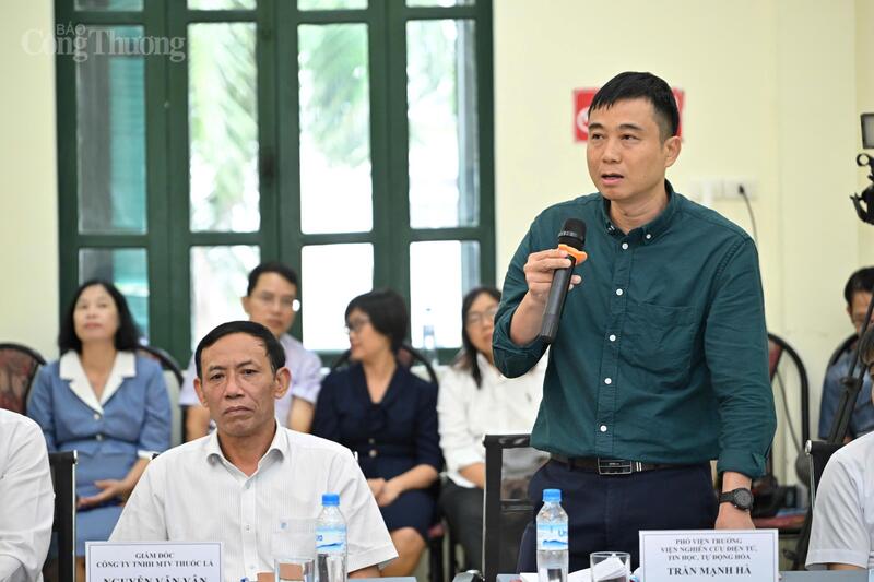 Phó Viện trưởng Viện Nghiên cứu Điện tử, Tin học, Tự động hóa Trần Mạnh Hà phát biểu