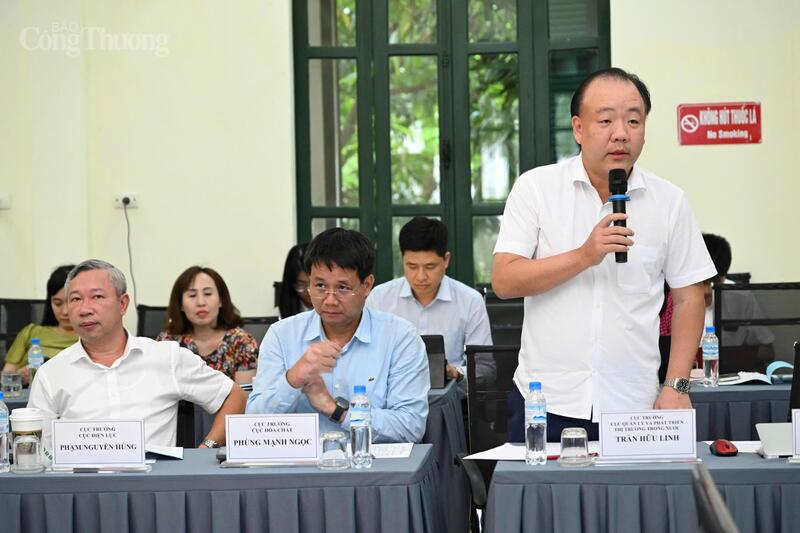 Cục trưởng Cục Quản lý và Phát triển thị trường trong nước Trần Hữu Linh phát biểu