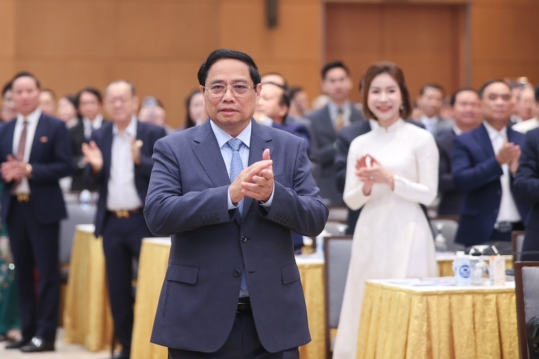 Thủ tướng Phạm Minh Chính chủ trì hội nghị Thường trực Chính phủ có cuộc gặp mặt các đại diện doanh nghiệp nhân ngày Doanh nhân Việt Nam, ngày 4/10/2025 - Ảnh: VGP/Nhật Bắc