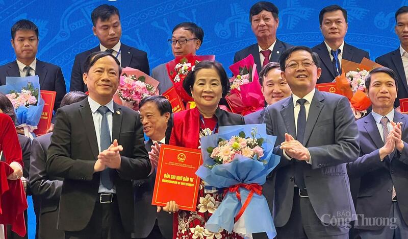 Trao Bản ghi nhớ đầu tư Dự án điện năng lượng tái tạo của Công ty Cổ phần Kinh doanh và Phát triển Miền núi Gia Lai