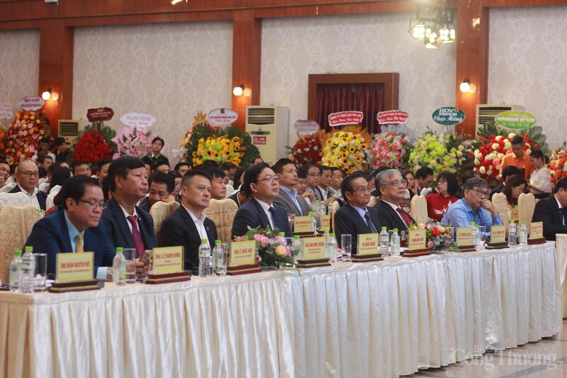 Hội nghị có sự tham dự của hơn 500 đại biểu