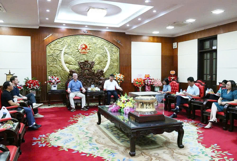 Quang cảnh buổi làm việc. Ảnh: Cổng TTĐT tỉnh Hưng Yên