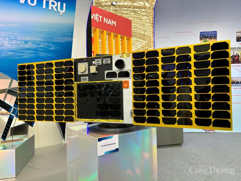 Vệ tinh Microdragon là vệ tinh "Made in Vietnam" đầu tiên được phóng lên vũ trụ, với nhiệm vụ chủ đạo là chụp ảnh theo dõi chất lượng nước biển ven bờ để phục vụ cho ngành đánh bắt, nuôi trồng thủy hải sản Việt Nam.