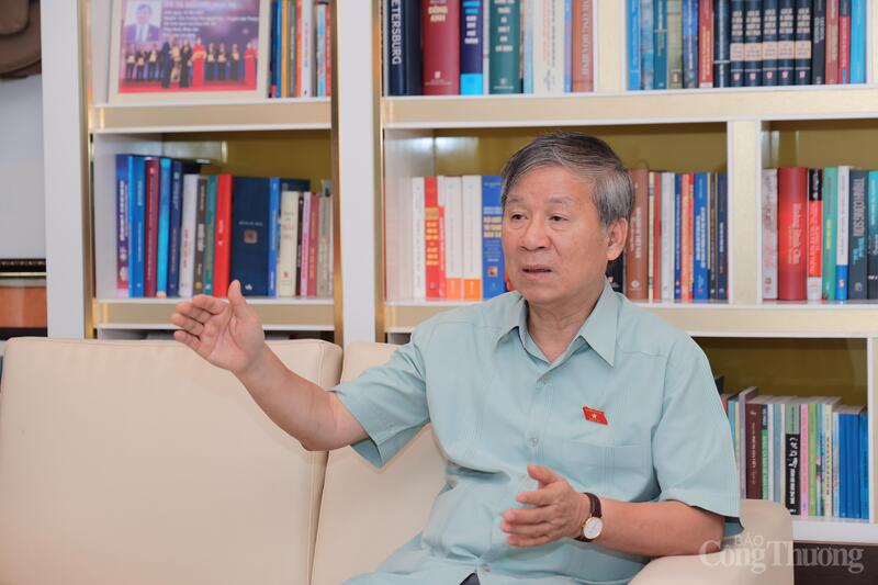 Giáo sư, Anh hùng Lao động Nguyễn Anh Trí, Đại biểu Quốc hội khóa XIV và XV, Ủy viên Ủy ban Văn hóa - Xã hội của Quốc hội