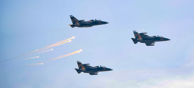 Đội hình Yak-130 và L-39NG