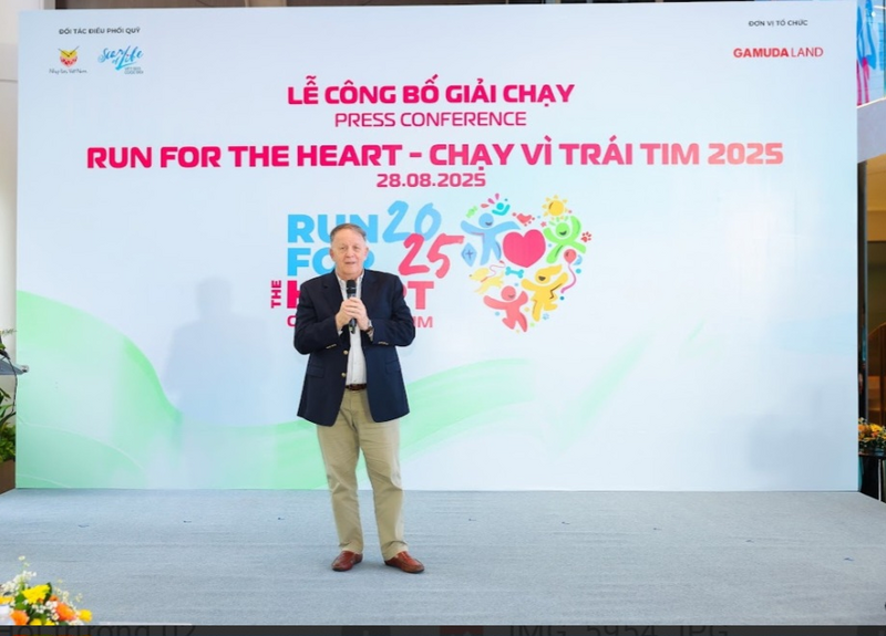Ông Rad Kivette – Tổng Giám đốc tổ chức VinaCapital Foundation chia sẻ tại buổi lễ