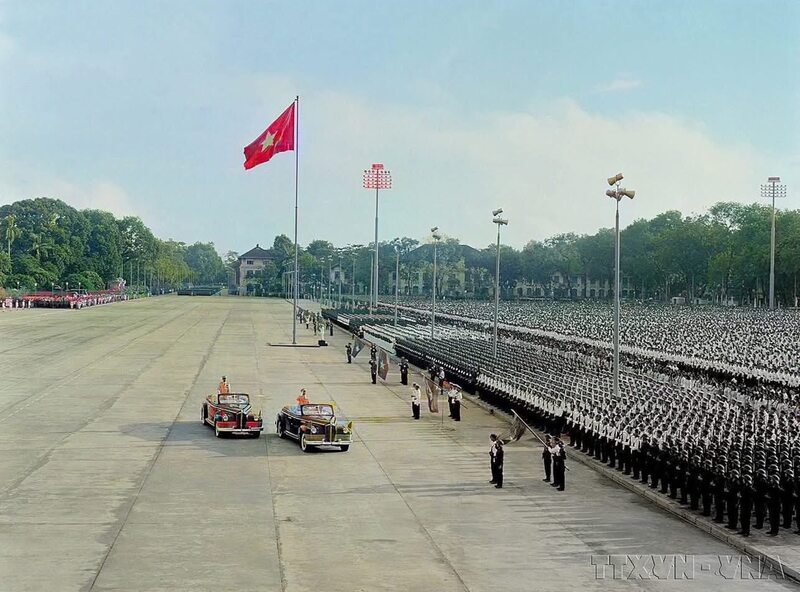 Lễ kỷ niệm 30 năm Quốc khánh diễn ra tại Quảng trường Ba Đình (2/9/1975). Ảnh: TTXVN