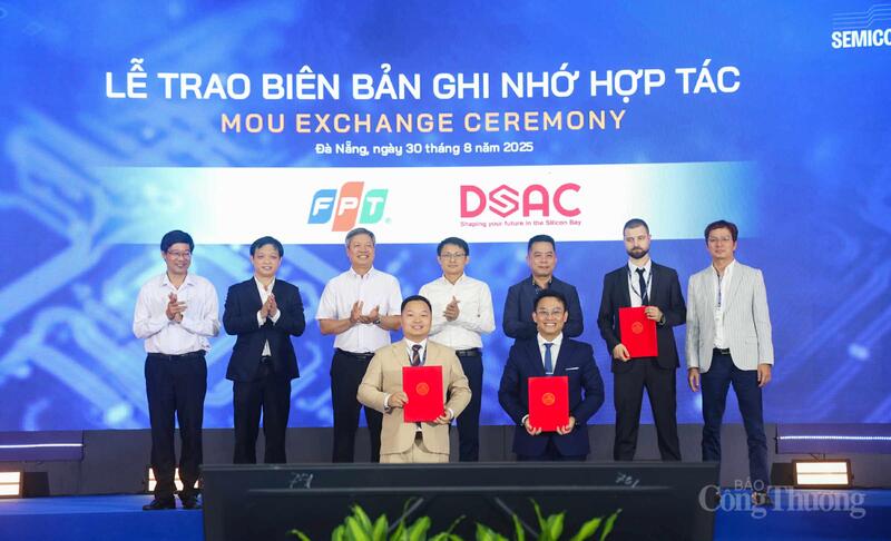 Ký kết hợp tác giữa FPT và Trung tâm nghiên cứu, đào tạo thiết kế vi mạch và trí tuệ nhân tạo Đà Nẵng (DSAC) trong mục tiêu ứng dụng giải pháp đào tạo thực tế ảo (VR) mô phỏng các quy trình vận hành, bảo trì và an toàn trong sản xuất bán dẫn