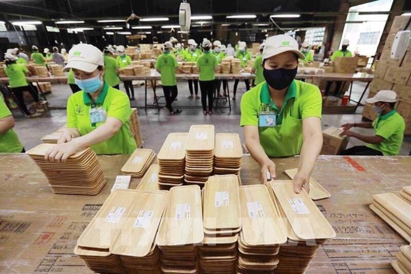 Áp lực cạnh tranh nội khối RCEP buộc ngành gỗ Việt đổi mới quản trị, tăng năng suất và xây dựng thương hiệu để duy trì vị thế xuất khẩu - Ảnh: Gia Minh