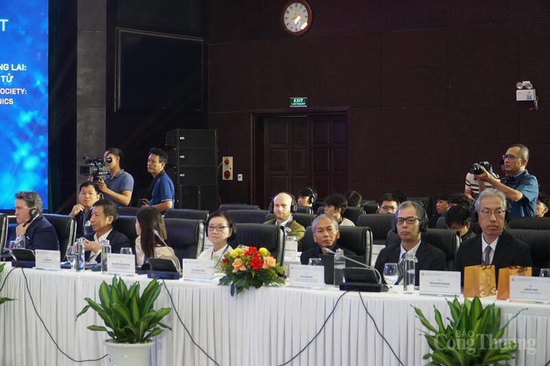 Các chuyên gia, diễn giả tại Ngày Vi mạch bán dẫn Đà Nẵng năm 2025