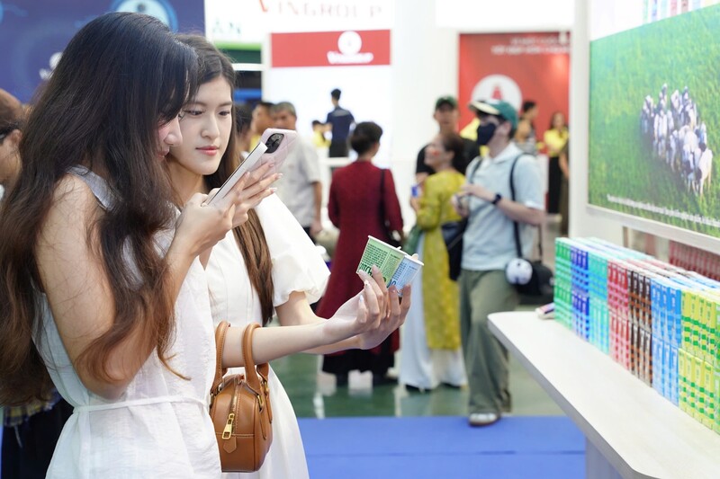 Các bạn trẻ đặc biệt yêu thích không gian trưng bày và trải nghiệm của Vinamilk