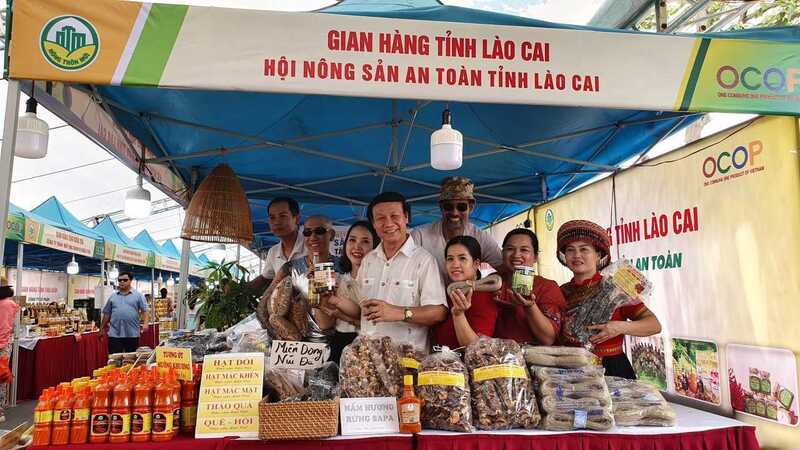 Lào Cai nỗ lực xây dựng thương hiệu, tăng giá trị nông sản cho đồng bào dân tộc. Ảnh minh hoạ