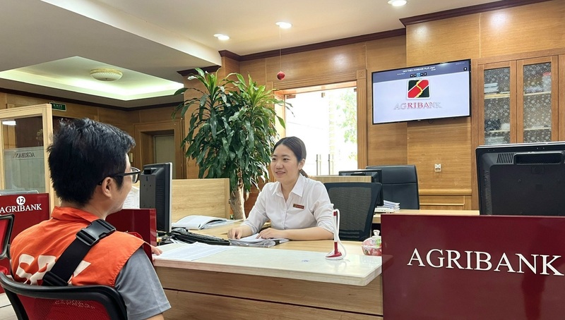 Đảm bảo tặng quà cho người dân dịp Quốc khánh, Agribank làm việc xuyên lễ - 6