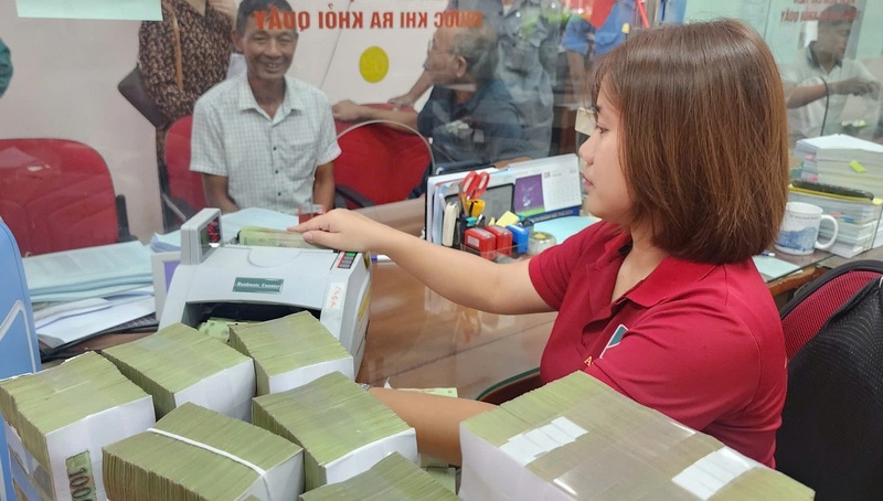 Đảm bảo tặng quà cho người dân dịp Quốc khánh, Agribank làm việc xuyên lễ - 5