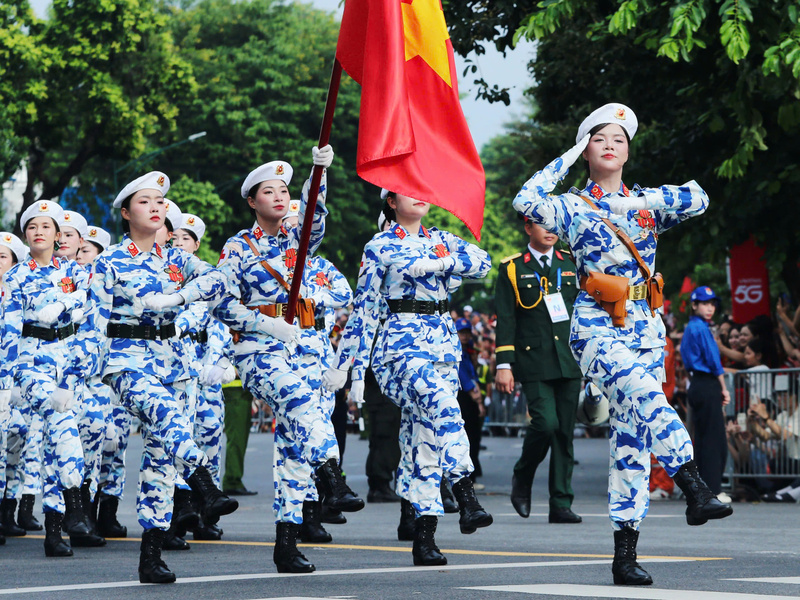 Niềm kiêu hãnh thể hiện rõ trên thần thái của các chiến sĩ tham gia diễu binh, diễu hành.