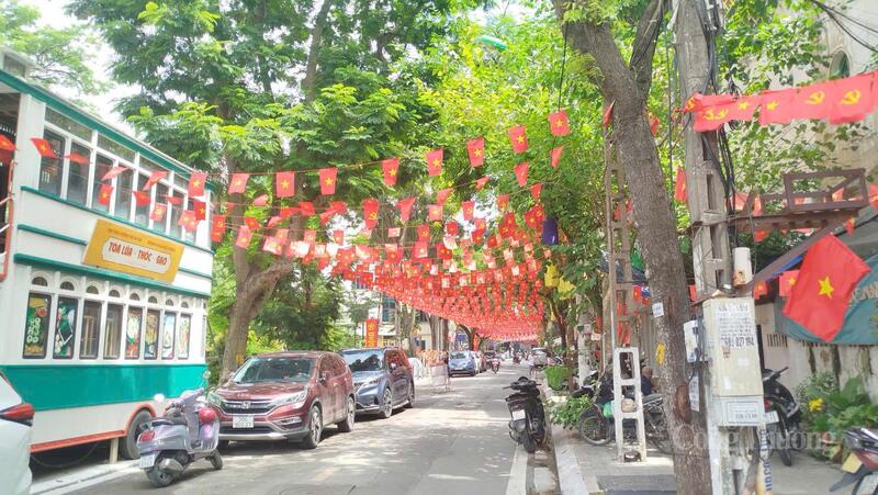 Mô hình Toa thóc lúa gạo 2 tầng của “Con đường di sản” để du khách có thêm trải nghiệm đáng nhớ.