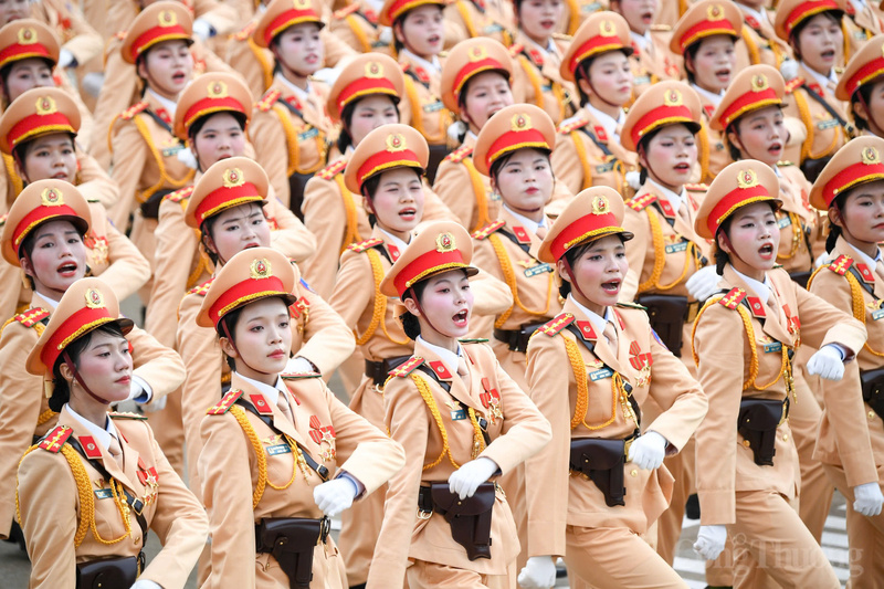 Khối nữ chiến sĩ Cảnh sát giao thông