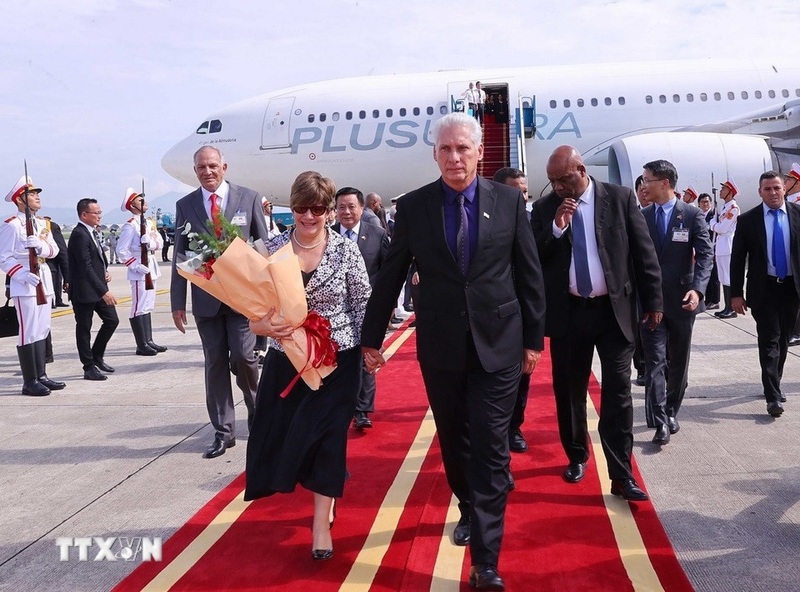 Bí thư Thứ nhất Ban Chấp hành Trung ương Đảng Cộng sản Cuba, Chủ tịch nước Cộng hòa Cuba Miguel Díaz-Canel Bermúdez và Phu nhân thăm cấp Nhà nước tới Việt Nam. Ảnh: Văn Điệp/TTXVN