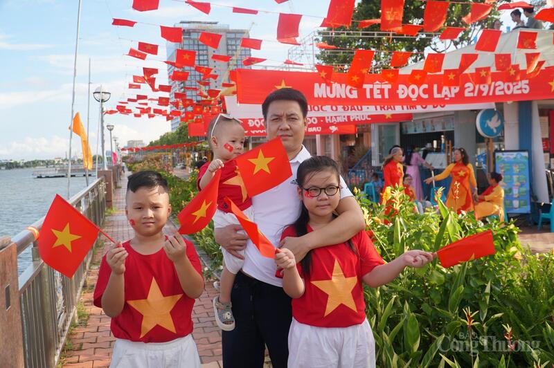 Mừng 80 năm Quốc khánh 2/9, trên địa bàn TP. Đà Nẵng đã được phủ đỏ màu cờ Tổ quốc.