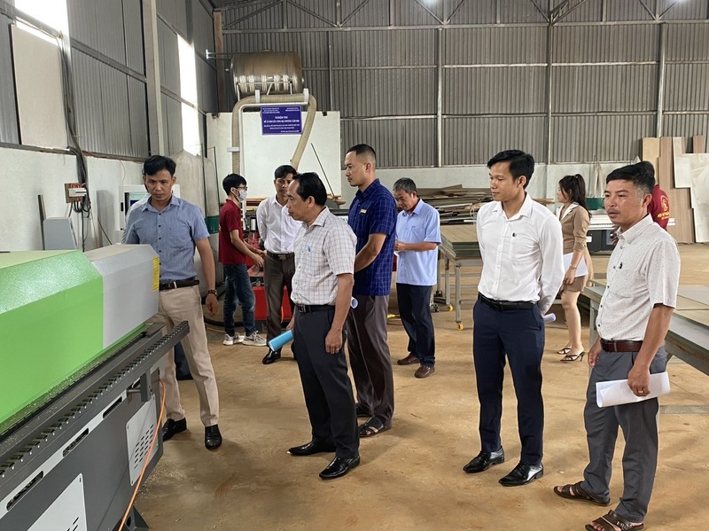 Thiết bị được hỗ trợ từ nguồn kinh phí khuyến công tại Công ty Cổ phần Đầu tư Thương mại Xuất nhập khẩu Tuấn Long (Đăk Lăk). Ảnh: SCT Đăk Lăk