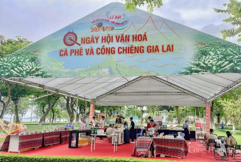 Ngày hội văn hoá cà phê và cồng chiêng Gia Lai. Ảnh: Hiền Mai